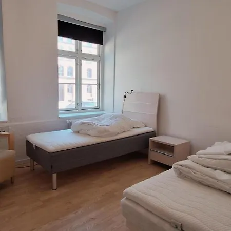 Private In A Shared ホームステイ *