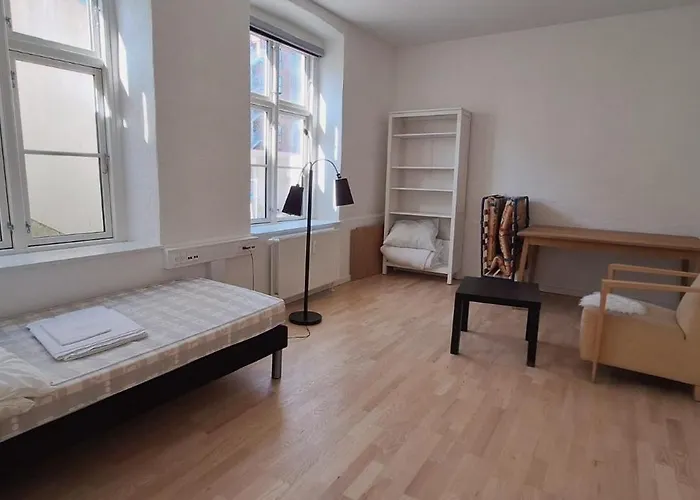 Private In A Shared ホームステイ